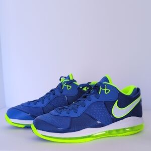 Nike LEBRON VIII V/2 Low QS